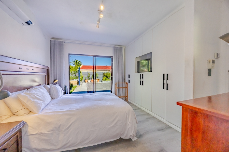 5 Bedroom Property for Sale in Flamingo Vlei Western Cape